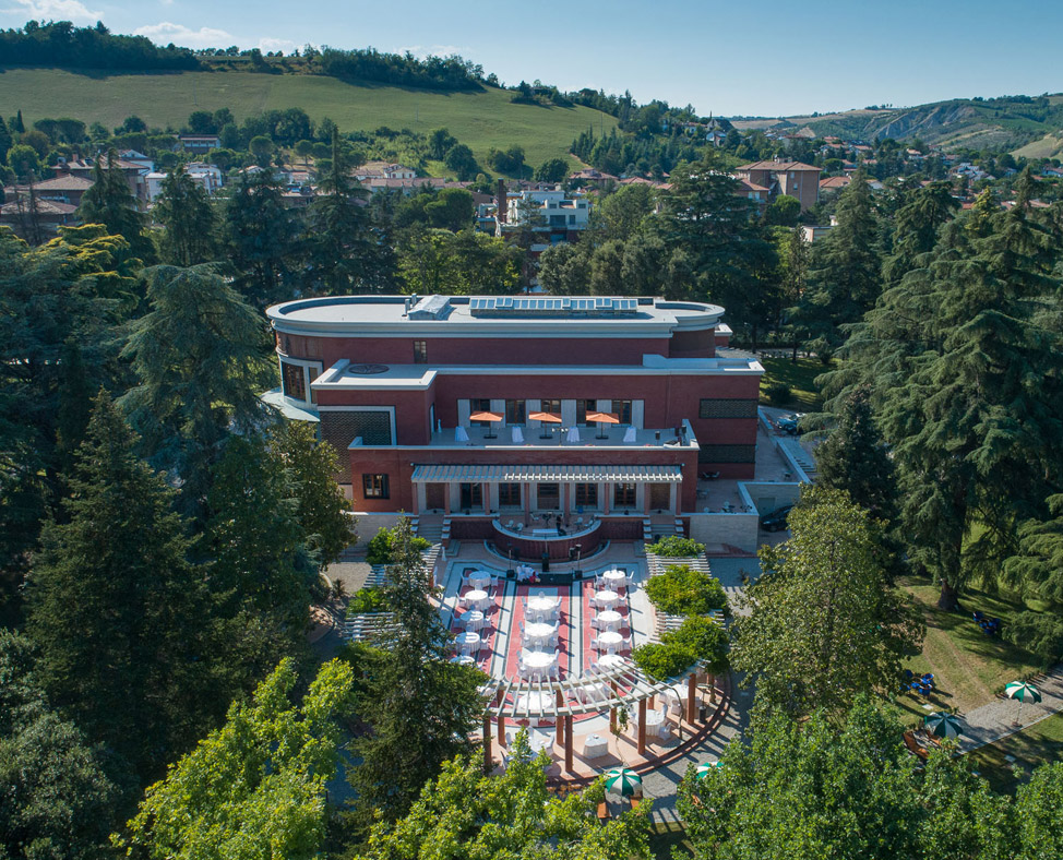 Hotel con piscina termale calda